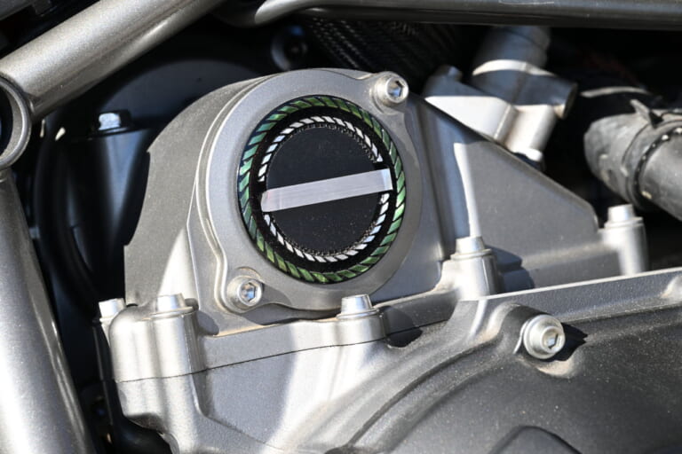 KAWASAKI Ninja H2|トップガン「GPZ900Rマーヴェリック号」の36年間はいかにして再現されたか。そのディテールに迫る