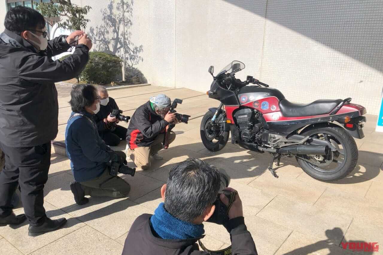 |トップガン『マーヴェリック号』の外装ステッカーは実在&架空の部隊やスラングだらけ! 全部わかる人いる?