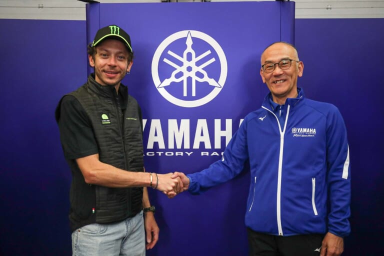 バレンティーノ・ロッシがヤマハの公式ブランドアンバサダーに！「ドクターから大使に昇進できてうれしい」