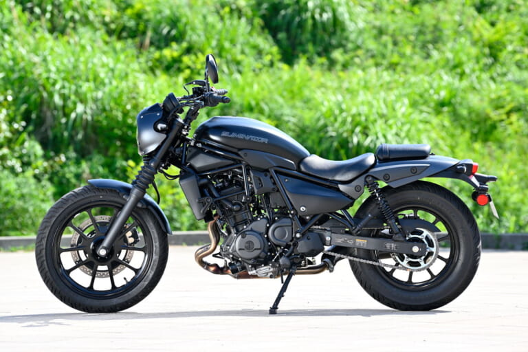 カワサキ|エリミネーターSE|2023年モデル|カワサキ新型「エリミネーターSE」に乗った! 安心の車体×元気なエンジンで普段使いからツーリング、スポーツまでイケそう!