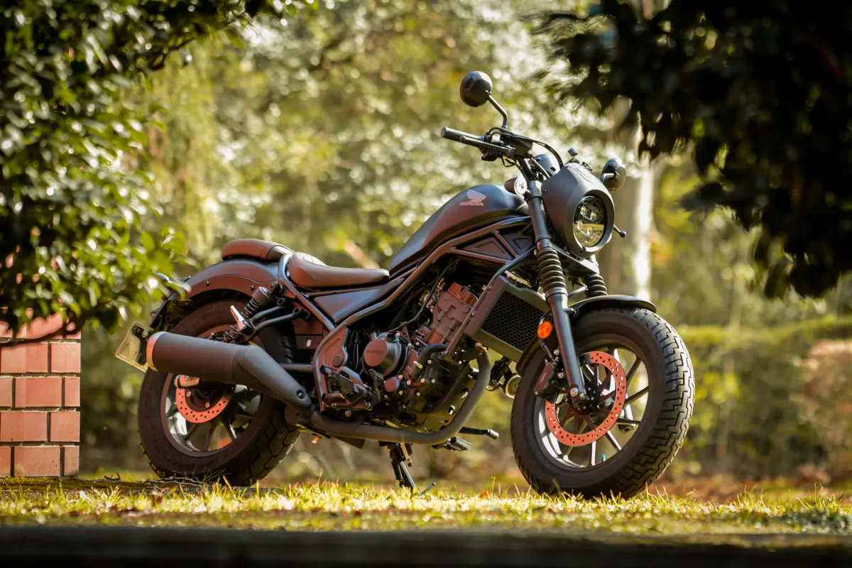 一目惚れして購入したレブル250 Sエディションに乗る24歳社会人