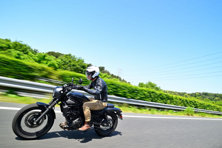 カワサキ|エリミネーターSE|2023年モデル|カワサキ新型「エリミネーターSE」に乗った! 安心の車体×元気なエンジンで普段使いからツーリング、スポーツまでイケそう!