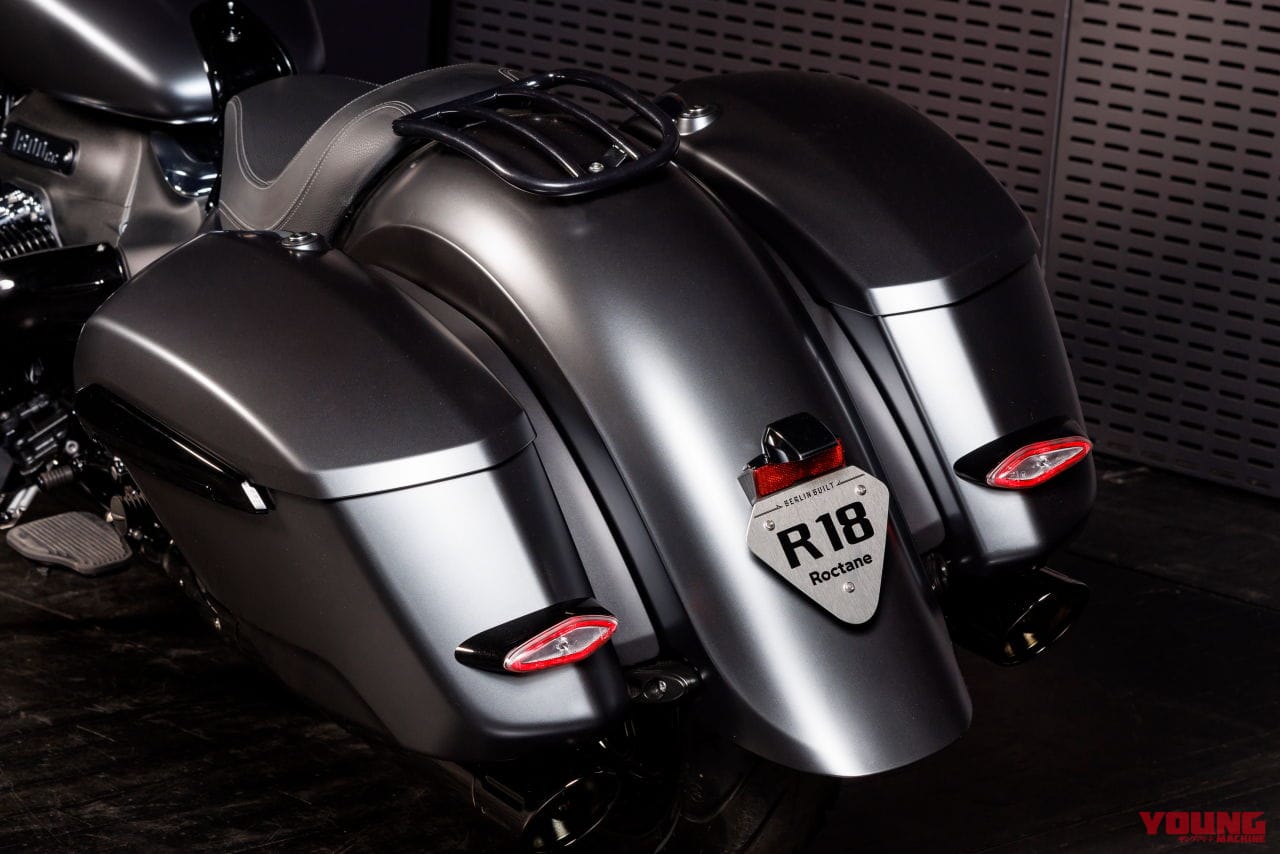 |空冷ボクサーエンジンはまだまだ生き残る! BMWが新型「R12 ナインT」を発表、「R18」シリーズにも追加バージョンが登場【欧州】