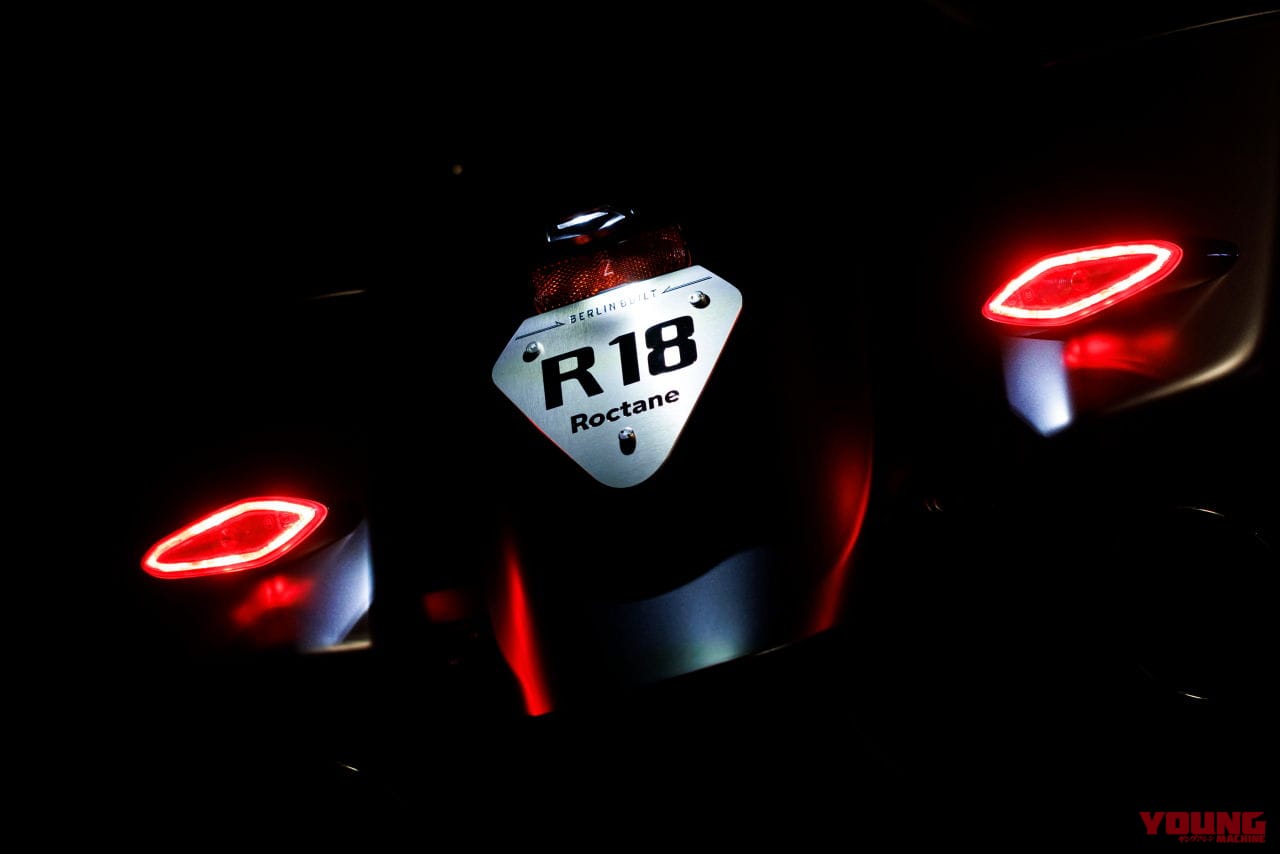 |空冷ボクサーエンジンはまだまだ生き残る! BMWが新型「R12 ナインT」を発表、「R18」シリーズにも追加バージョンが登場【欧州】