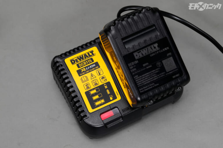 DEWLAT｜18Vインパクトドライバー DCF809P2｜充電器