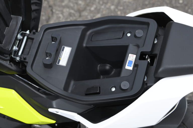 FERO FW-06|電動バイク|モータリスト|コイツ……なんだか2ストっぽいぞ!! サイバー系電動スポーツ「FERO FW-06」試乗インプレッション