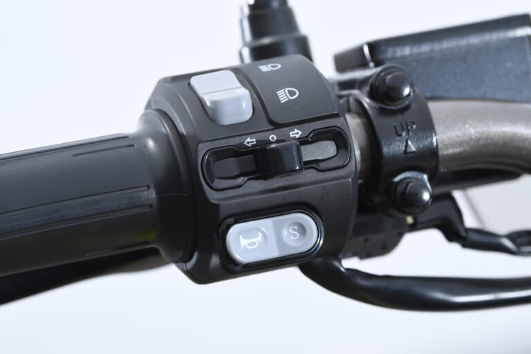 FERO FW-06|電動バイク|モータリスト|コイツ……なんだか2ストっぽいぞ!! サイバー系電動スポーツ「FERO FW-06」試乗インプレッション