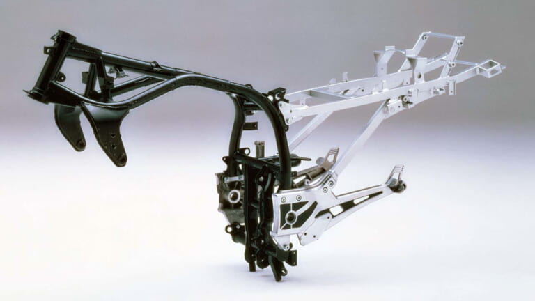 カワサキ|GPz900R|フレーム|栄光の20年を振り返る カワサキ「GPZ900R」ヒストリー【1984-2003 全カラーバリエーション収録】