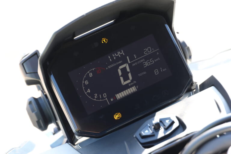 ホンダ ADV160|どっちを選ぶ? ホンダ新型ADV160&フォルツァ 車体比較【160の小回りと250の上質感】