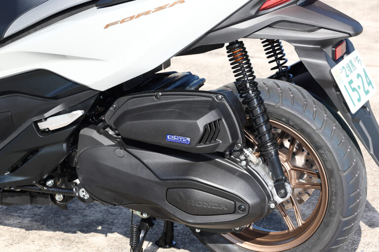 ホンダ フォルツァ|どっちを選ぶ? ホンダ新型ADV160&フォルツァ 車体比較【160の小回りと250の上質感】