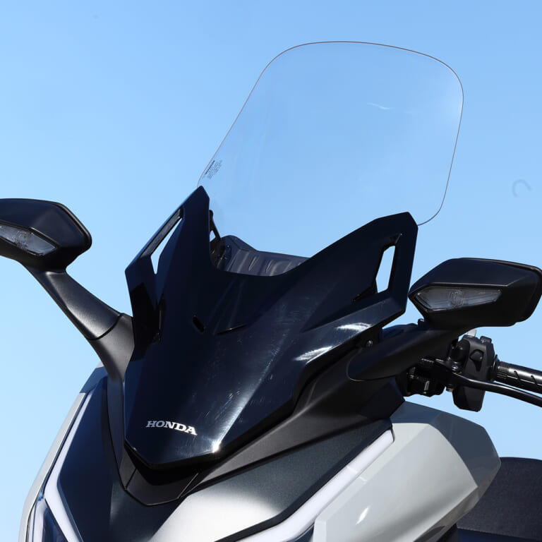 ホンダ フォルツァ|どっちを選ぶ? ホンダ新型ADV160&フォルツァ 車体比較【160の小回りと250の上質感】
