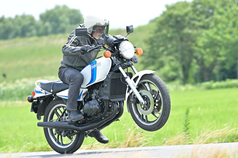 YAMAHA RZ350|50年の歴史に名を残す全バイクの頂点が決定! ヤングマシン読者投票企画【マシン・オブ・ザ・50イヤーズ】
