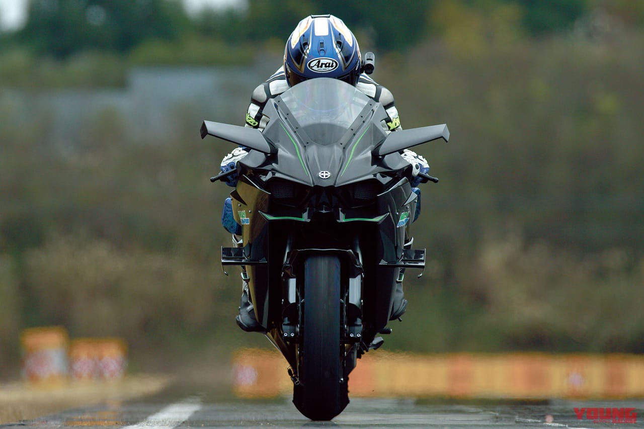 KAWASAKI Ninja H2R|50年の歴史に名を残す全バイクの頂点が決定! ヤングマシン読者投票企画【マシン・オブ・ザ・50イヤーズ】
