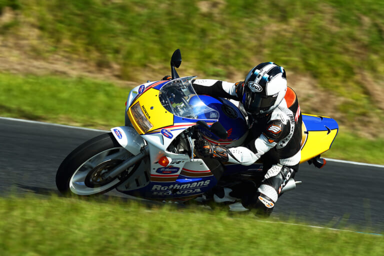 HONDA NSR250R |50年の歴史に名を残す全バイクの頂点が決定! ヤングマシン読者投票企画【マシン・オブ・ザ・50イヤーズ】