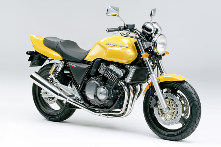HONDA CB400 SUPER FOUR|読者投票! NRとハヤブサを抑えた’90年代のベストマシンはあのロングセラー【ヤングマシン50周年企画 マシン オブ ザ 50イヤーズ】