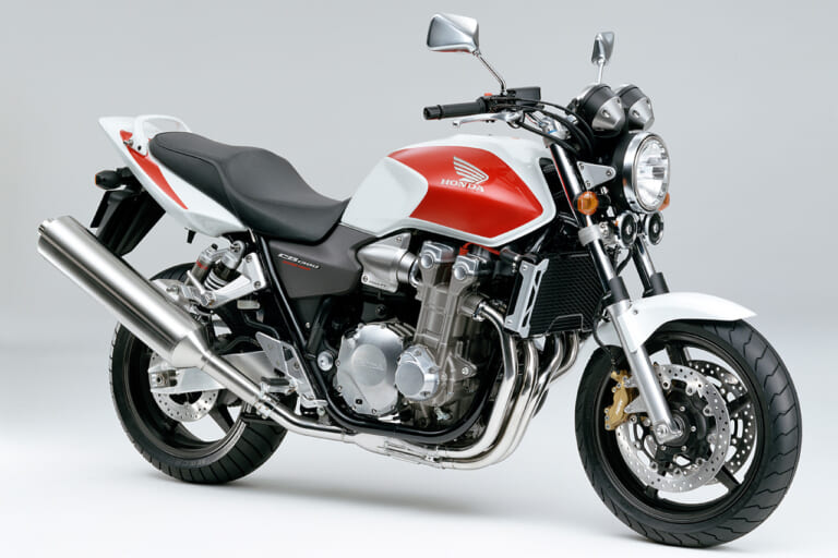 HONDA CB1300 SUPER FOUR|残るハヤブサの衝撃! ’00年代のベストマシン上位はこの3台【ヤングマシン50周年企画 マシン オブ ザ 50イヤーズ】