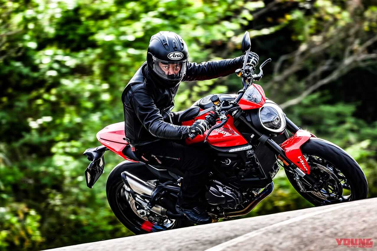 DUCATI Monster/+ |外国車一番人気のバイクはこれだ!【最高峰SSが返り咲き|マシン オブ ザ イヤー2022外車部門】