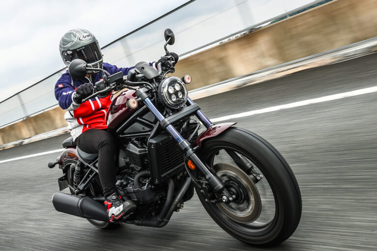 HONDA REBEL1100/STD|レブル末弟が下剋上! 最も人気のあったクルーザーはこれだ!【長兄を凌いで通算3勝目|マシン オブ ザ イヤー2022】