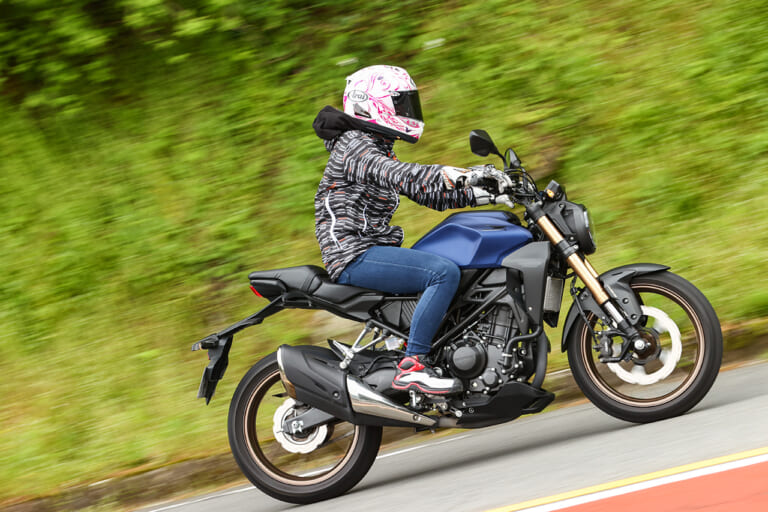 HONDA CB250R|250ccクラス一番人気のバイクはこれだ!【デビュー以来無傷の3連覇|マシン オブ ザ イヤー2022】