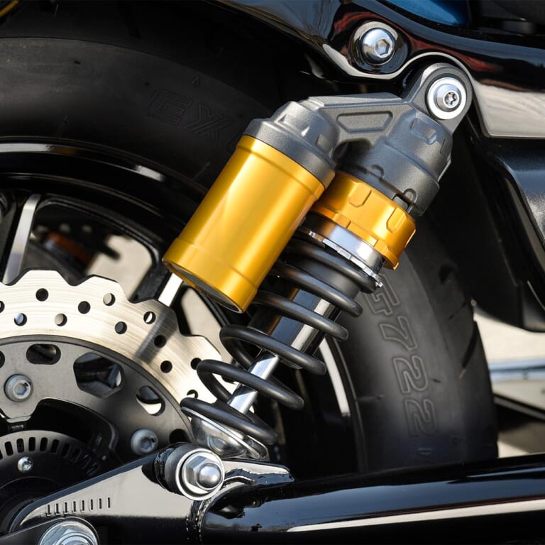 ヤマハ ボルト RスペックABS|足まわり|ヤマハ ボルト RスペックABS試乗インプレッション【簡潔ゆえの濃醇な味わいに酔う】