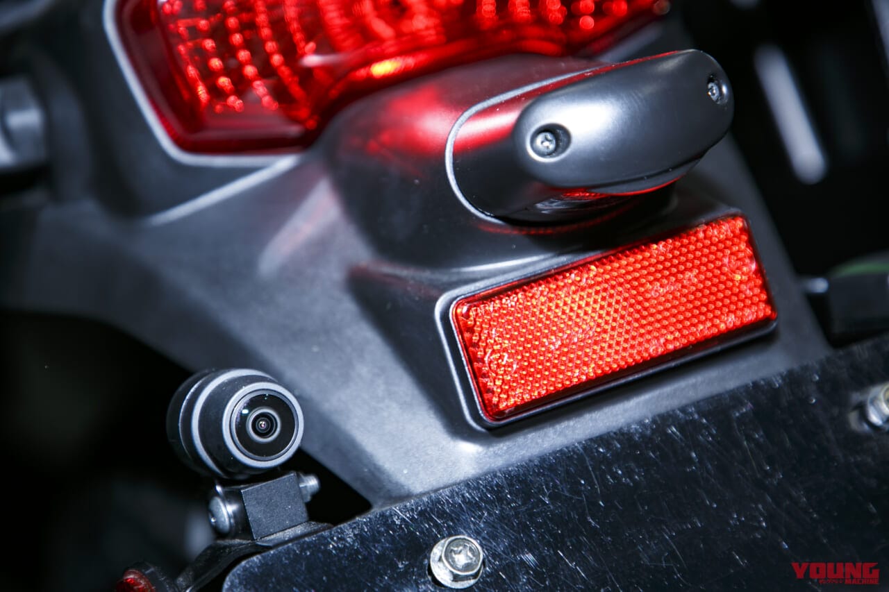 |SEはドラレコ初期装備! カワサキ エリミネーター 車体解説【今どきの”欲しい”をフル搭載!】