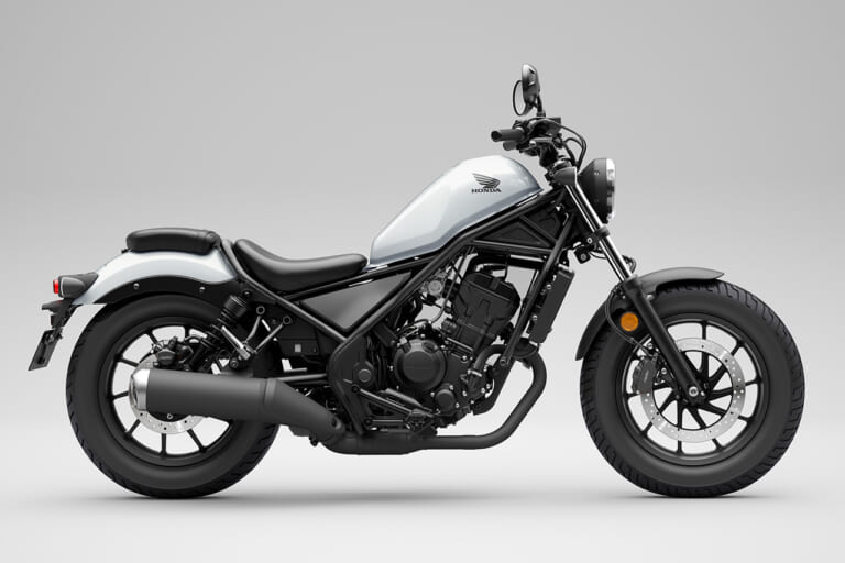 ホンダ レブル250|エリミネーターとレブル250、選ぶならどっちだ?! スペック/足着き比較