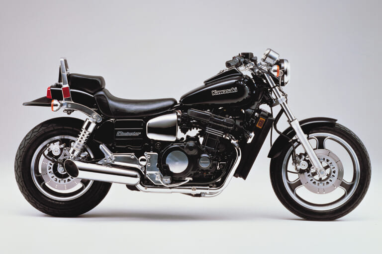 カワサキ エリミネーター900|カワサキ 旧エリミネーターの歴史を振り返る【始祖たる900から末っ子125まで】