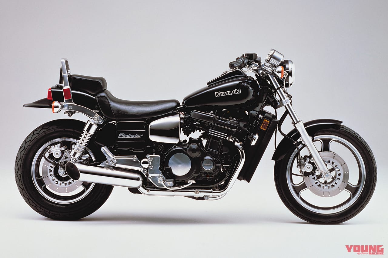 カワサキ エリミネーター900|カワサキ 旧エリミネーターの歴史を振り返る【始祖たる900から末っ子125まで】