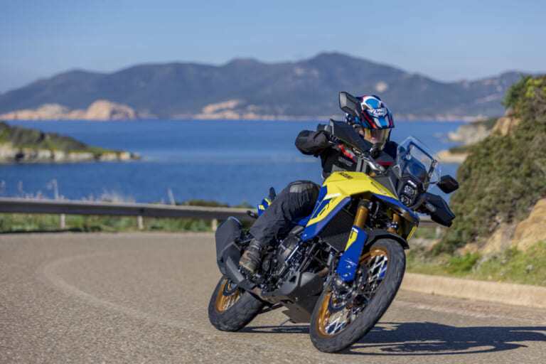 スズキ Vストローム800DE|スズキ Vストロームの新機軸! 800DE試乗インプレッション【ダートロード100km乗りこなし】