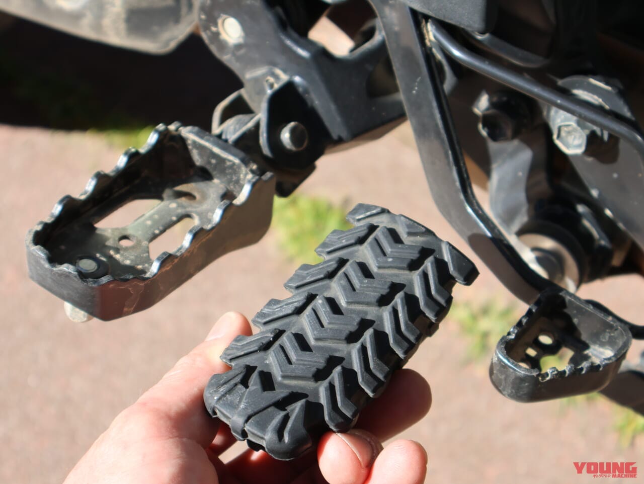 |スズキ Vストローム800DE車両解説【ダート性能の秘密はエンジンにあり!】