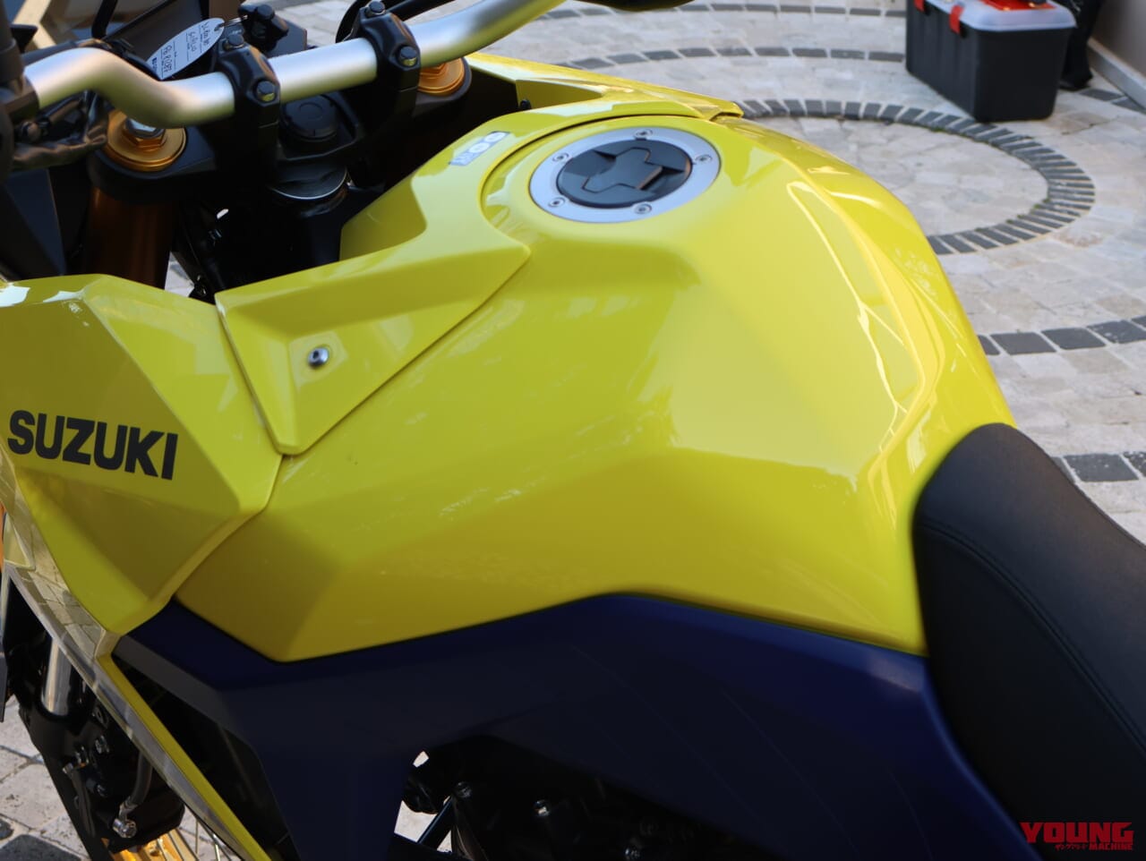 |スズキ Vストローム800DE車両解説【ダート性能の秘密はエンジンにあり!】