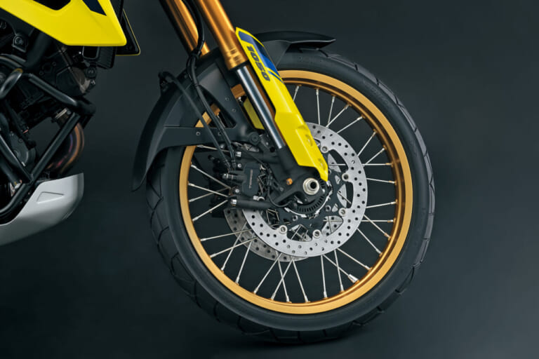 スズキ Vストローム1050DE|スズキ Vストローム1050/DE 車体解説/開発者インタビュー【Vの長兄にもDE STDもブラッシュアップ!】