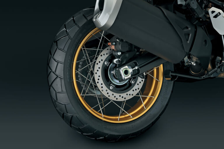 スズキ Vストローム1050DE|スズキ Vストローム1050/DE 車体解説/開発者インタビュー【Vの長兄にもDE STDもブラッシュアップ!】