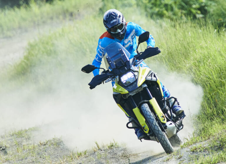 スズキ Vストローム1050DE|スズキ Vストローム1050/DE 車体解説/開発者インタビュー【Vの長兄にもDE STDもブラッシュアップ!】