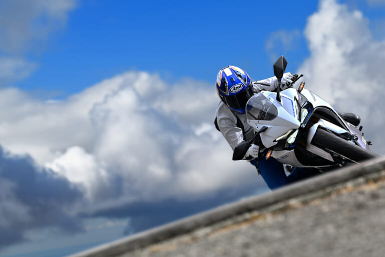 ホンダ CBR250RR|進化版、発進!! ホンダ新型CBR250RR試乗インプレッション【規制対応+パワーアップ!】