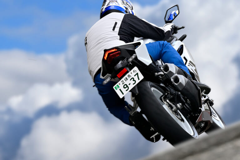 ホンダ CBR250RR|進化版、発進!! ホンダ新型CBR250RR試乗インプレッション【規制対応+パワーアップ!】