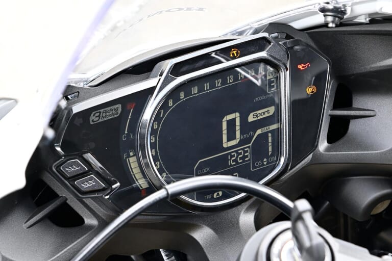 2024 HONDA CBR250RR|ホンダCBR250RR〈いま国内で買える新型バイクカタログ|軽二輪(250-126cc)〉