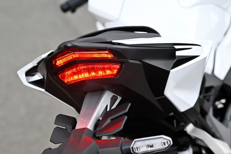 2024 HONDA CBR250RR|ホンダCBR250RR〈いま国内で買える新型バイクカタログ|軽二輪(250-126cc)〉