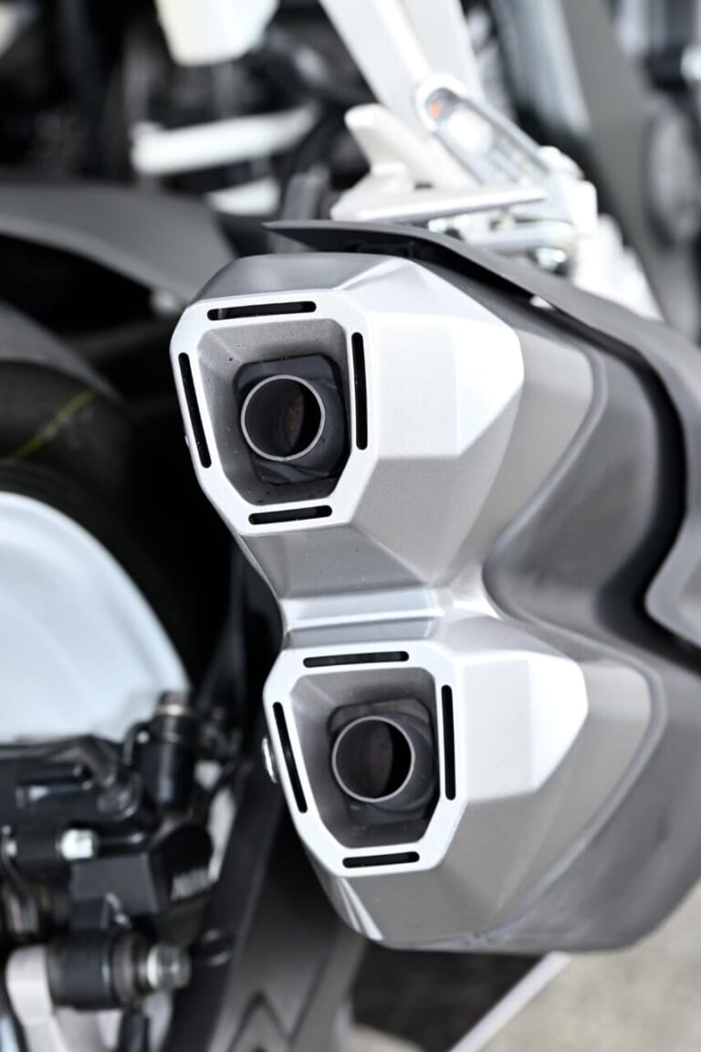 ’23 ホンダCBR250RR|マフラー|最強2気筒ニーゴー! ホンダ 新型CBR250RR車両解説【3代目にてトラコン装備!!】