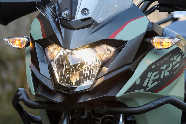 カワサキ ヴェルシス-X250ツアラー|灯火類|カワサキ ヴェルシス‐X 250ツアラー試乗インプレッション【語り継ぎたい名車。新車を買うなら今】