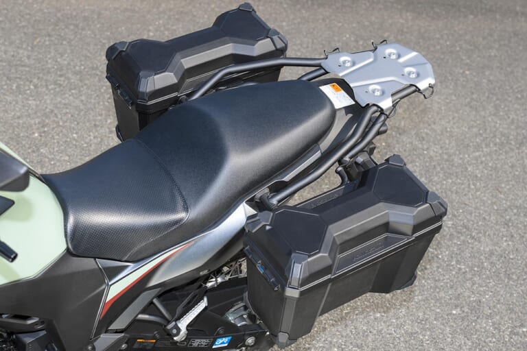 カワサキ ヴェルシス-X250ツアラー|パニアケース|カワサキ ヴェルシス‐X 250ツアラー試乗インプレッション【語り継ぎたい名車。新車を買うなら今】