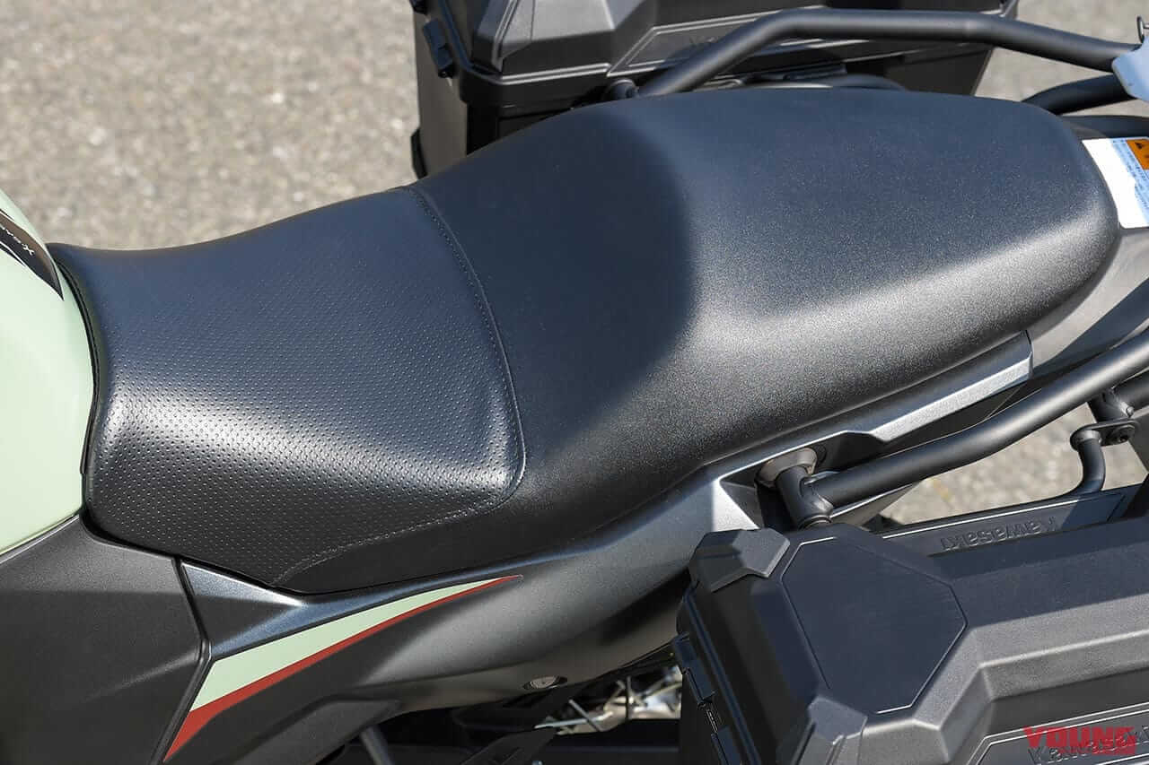 カワサキ ヴェルシス-X250ツアラー|シート|カワサキ ヴェルシス‐X 250ツアラー試乗インプレッション【語り継ぎたい名車。新車を買うなら今】