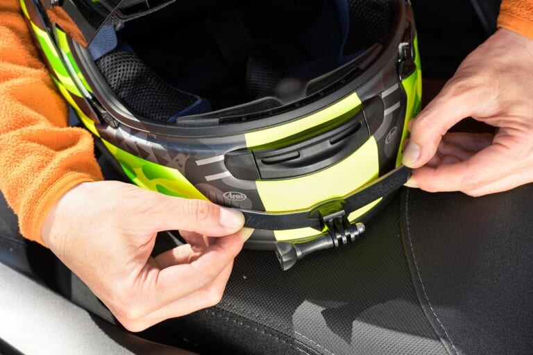 モトロッズ フレックススリム|FLEX SLIM UNIVERSAL FLEXIBLE MOTORCYCLE HELMET CHIN MOUNT|取り付け|実用派GoProマウントだ! モトロッズ フレックススリム 試用インプレッション【見た目スマートで他機種に対応】