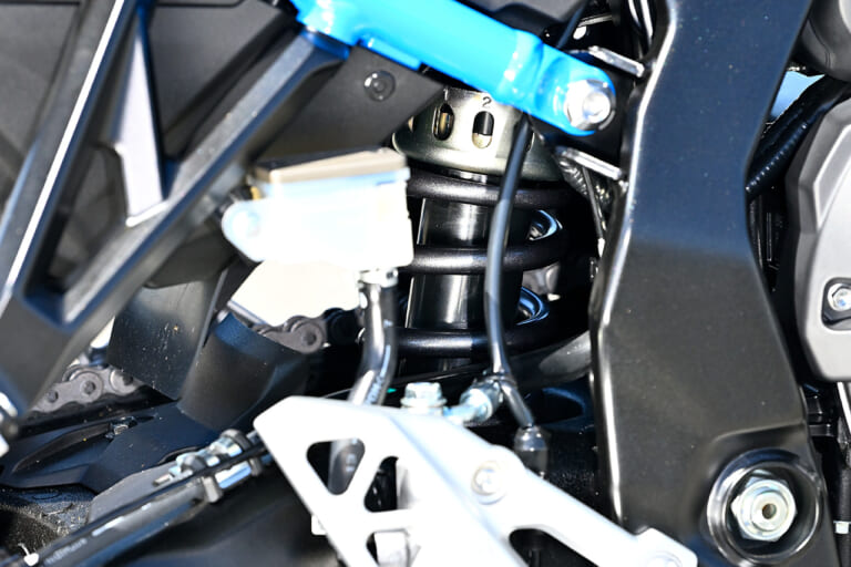 SUZUKI GSX-8S|スズキ渾身のGSX-8S! ライバル3台比較車体編【VS ヤマハ MT-07/ホンダ CB650R】