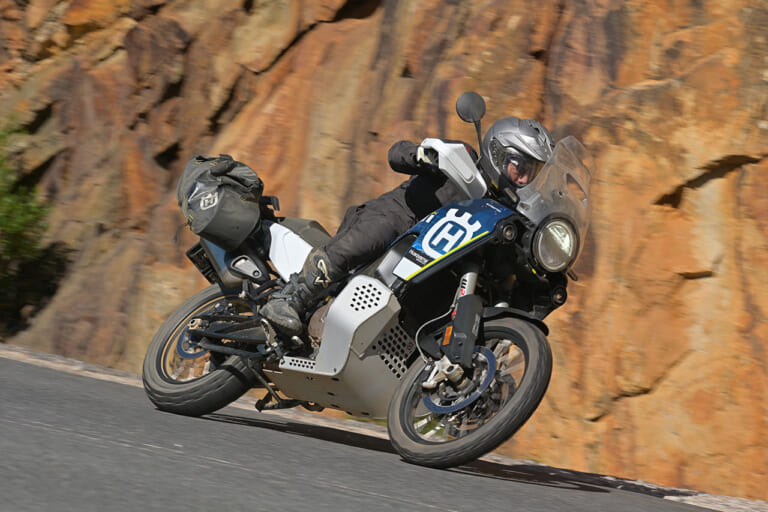 冒険スペック増強! ハスクバーナ ノーデン901エクスペディション試乗インプレin南アフリカ【北方遠征どんとこい！】