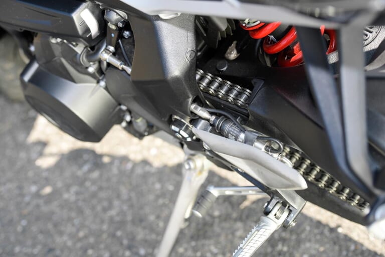 トライアンフ ストリートトリプル765R|クイックシフター|トライアンフ ストリートトリプル765R試乗インプレッション【極上エンジンの究極ストリートファイター】