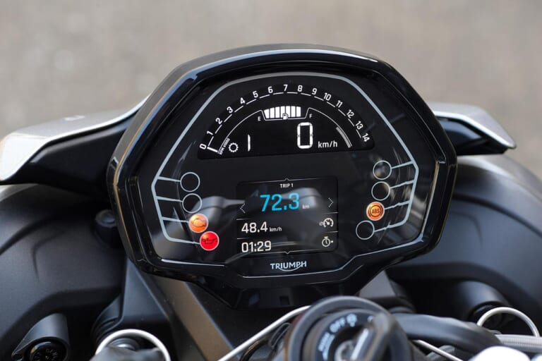 トライアンフ ストリートトリプル765R|メーター|トライアンフ ストリートトリプル765R試乗インプレッション【極上エンジンの究極ストリートファイター】