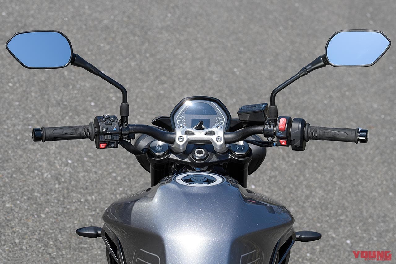 トライアンフ ストリートトリプル765R|コックピット|トライアンフ ストリートトリプル765R試乗インプレッション【極上エンジンの究極ストリートファイター】