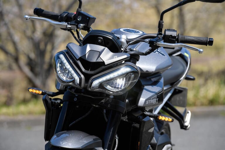トライアンフ ストリートトリプル765R|フロント|トライアンフ ストリートトリプル765R試乗インプレッション【極上エンジンの究極ストリートファイター】