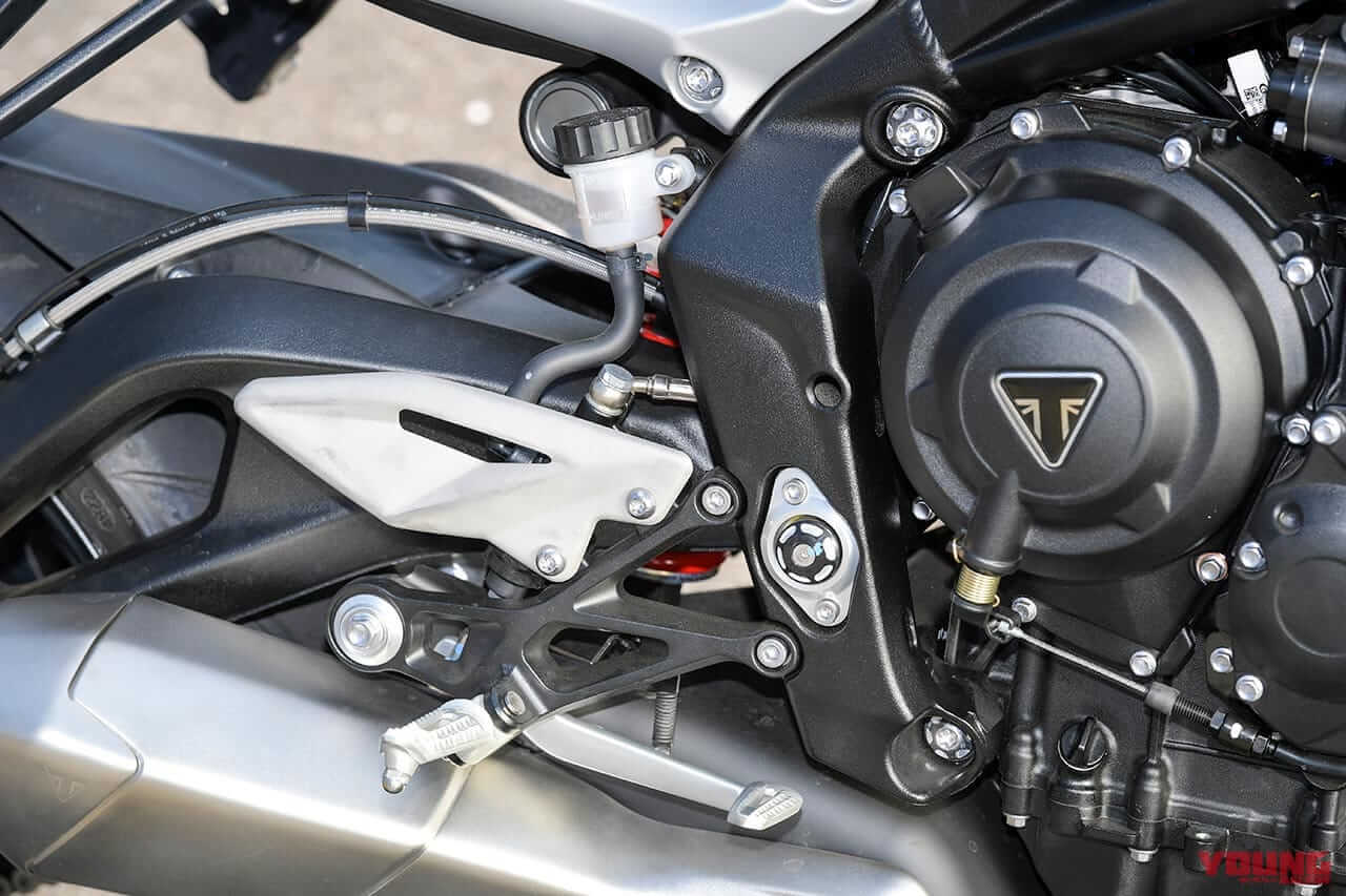 |トライアンフ ストリートトリプル765R試乗インプレッション【極上エンジンの究極ストリートファイター】